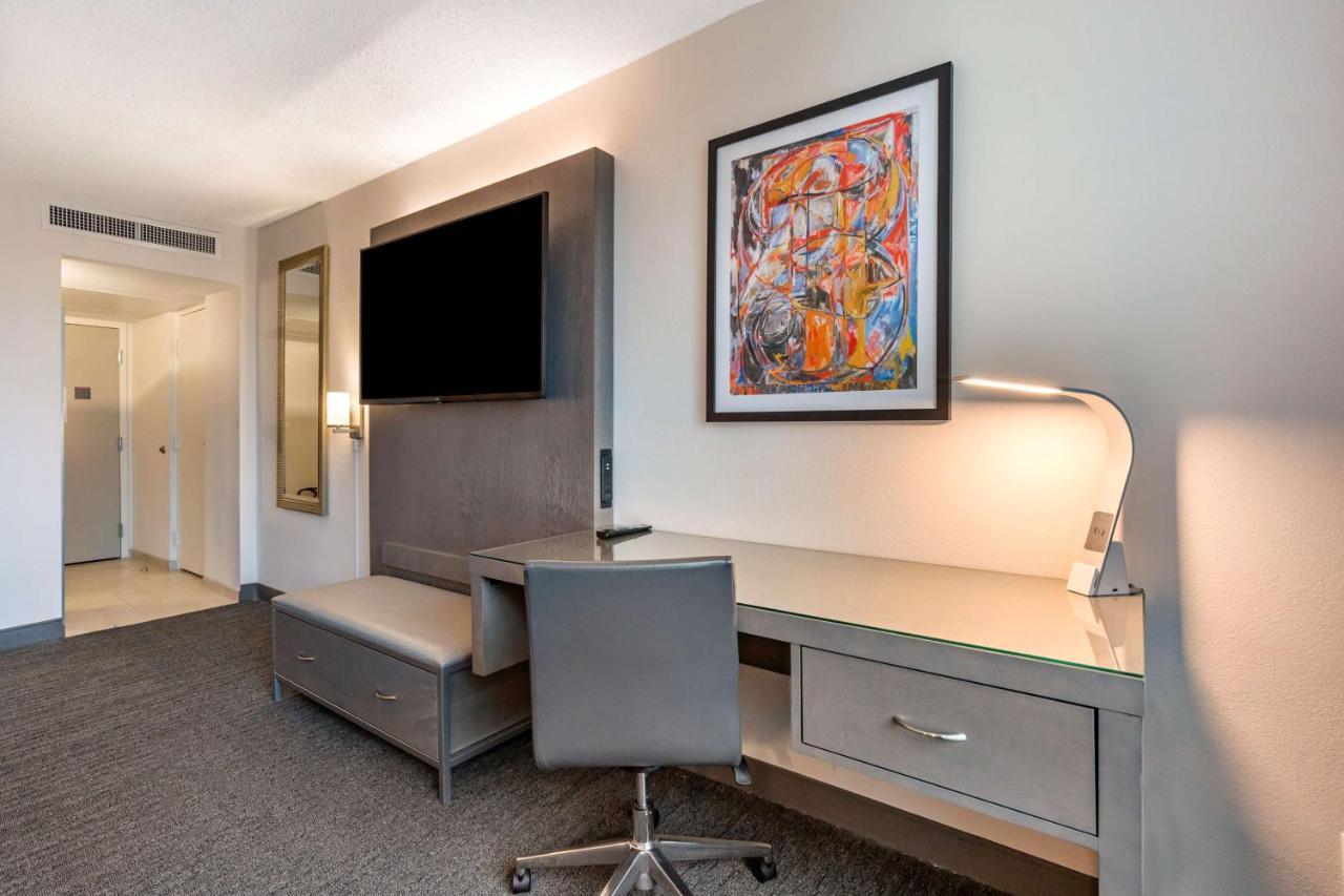 Hotel Western Premier & Rockville